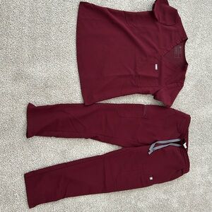 Figs burgundy XS shirt XS petite yola pant